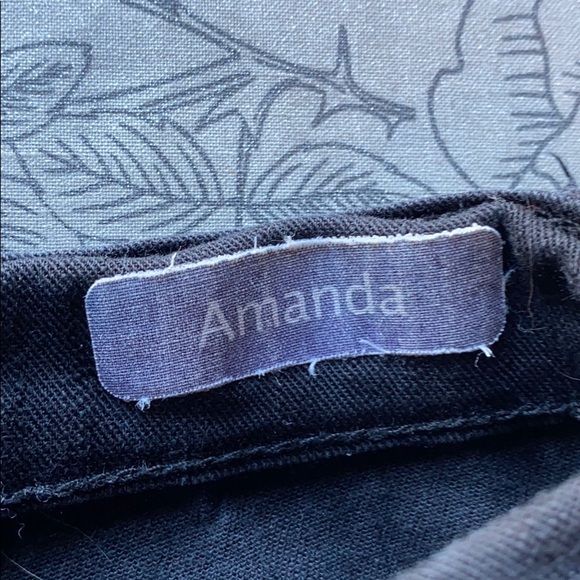 GLORIA VANDERBILT Amanda Black Jeans - Picture 5 of 11